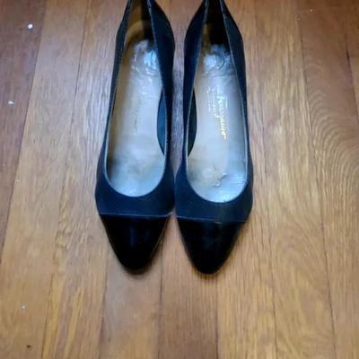 Salvator Ferragamo Black Leather Pumps