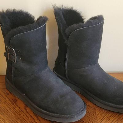 Black Sheepskin Ugg Boots Women's 11