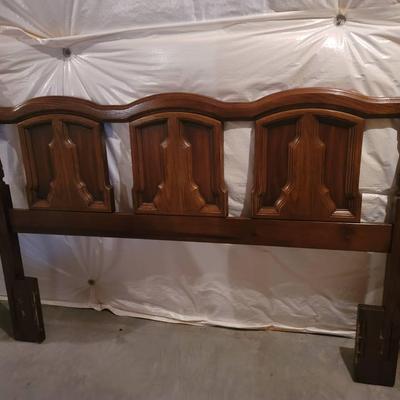 Full Size Bedframe Mattress Box Spring Vintage  - Bring Help to Remove from House! 
