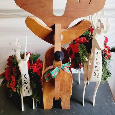 Reindeer Wooden Centerpiece Lot 3pc