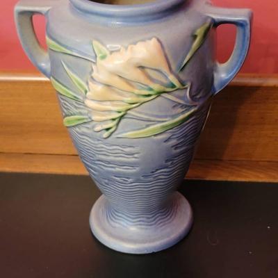 Roseville Pottery USA Blue Freesia Trophy Vase 