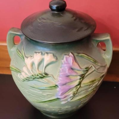 Roseville USA Pottery - Freesia Green Cookie Jar With Lid - Good Condition with No Chips Vintage 