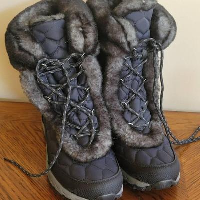 L. L. Bean Snow Boots Faux Fur Women's 11