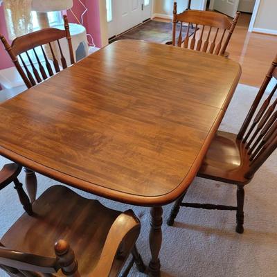 Solid Wood Dining Room Table with 2 Leaves and 6 Chairs 