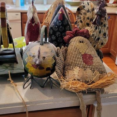 Kitchen Cabinet Top Display Décor Lot -  Chickens Hens and Roosters