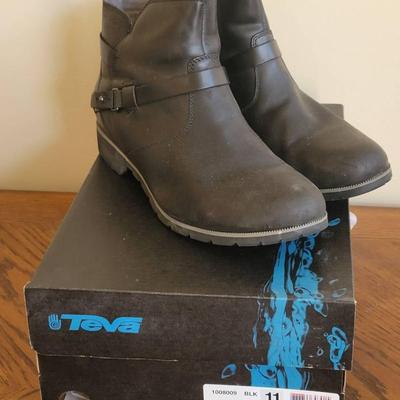 Black Teva Delavina Ankle Boot Women's 11 W In Box
