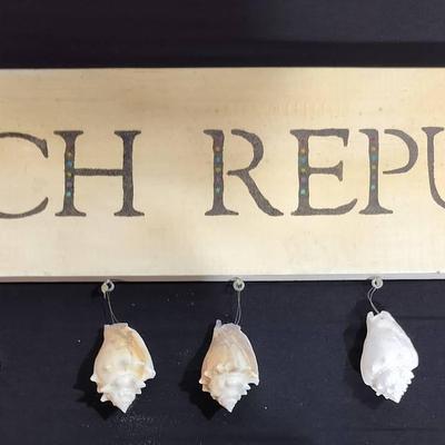 Conch Republic Vinreage Wooden Hanging Couch Shell Sign