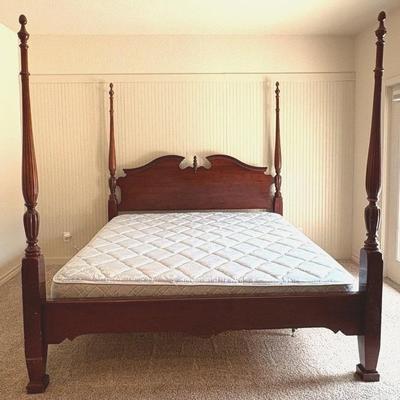 Vintage Kincaid William Lenoir King Size Four Poster Bed - Mattress Not Included 