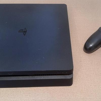 Playstation 4 With One Controller Note No Cords Are Attached