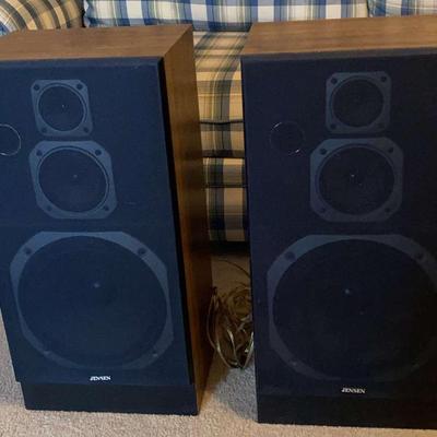 Jensen Floor Speakers in Woodgrain Finish
