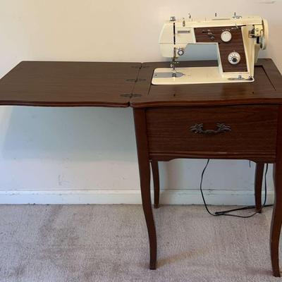 Good Housekeeper Sewing Machine with Table