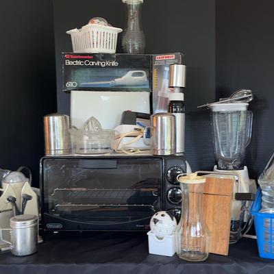 DeLonghi Toaster Oven & Kitchen Gadget Collection