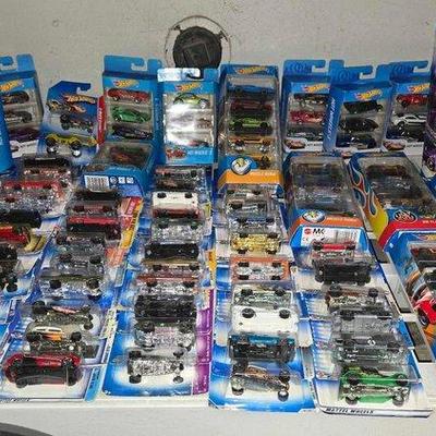 2478 • (111) hot wheel die cast cars