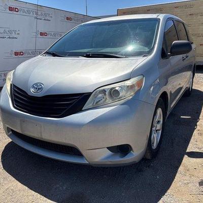 #290 • 2011 Toyota Sienna
