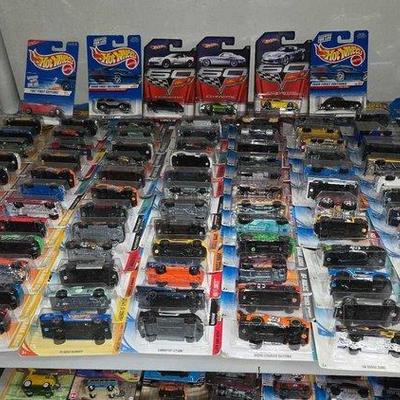 2410 • (99) hot wheel die cast cars