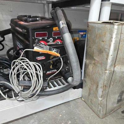 #2114 • Lincoln Electric Activ8X Pipe Portable Wire Feeder
