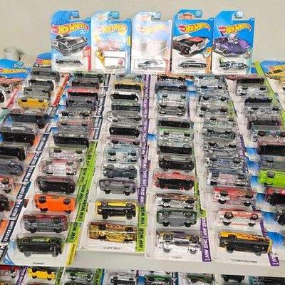 2438 • (99) hot wheel die cast cars