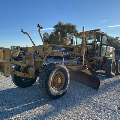 110 • 2006 caterpillar 143h grader