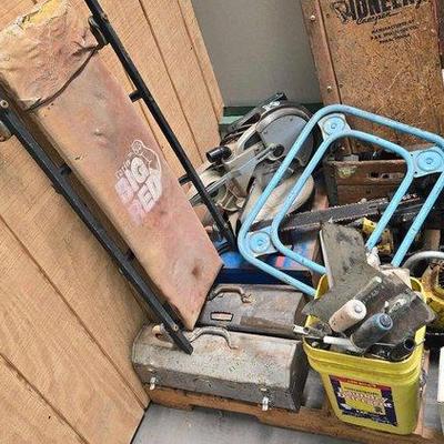 2652 • pallet with tools, equipment & more
