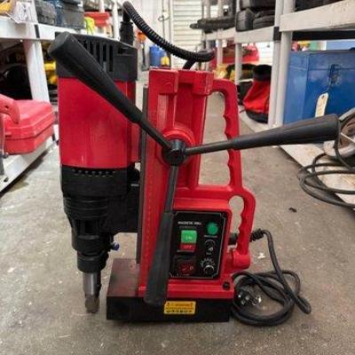 2238 • portable magnetic drill
