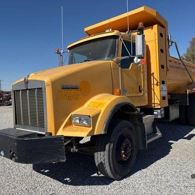 145 • 2010 kenworth t800 truck