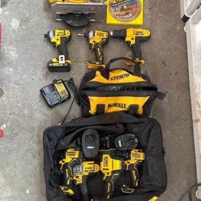 2224 • dewalt cordless tools and tool bags