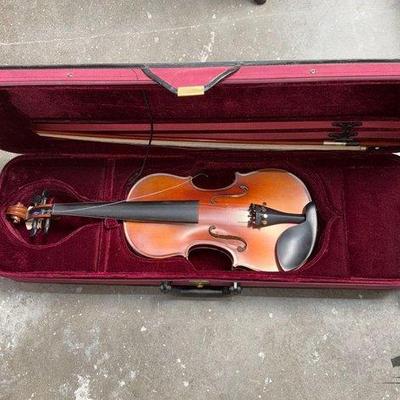 2564 • suzuki musique 4:4 violin with bow