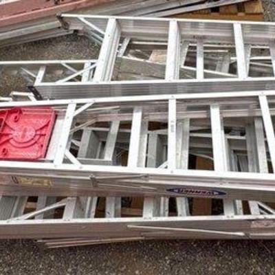 80002 • 8 a frame ladders on pallet