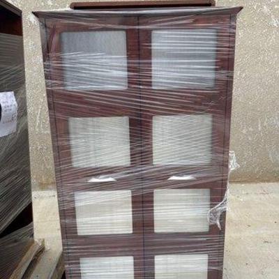 7002 • 2 wooden bookcases