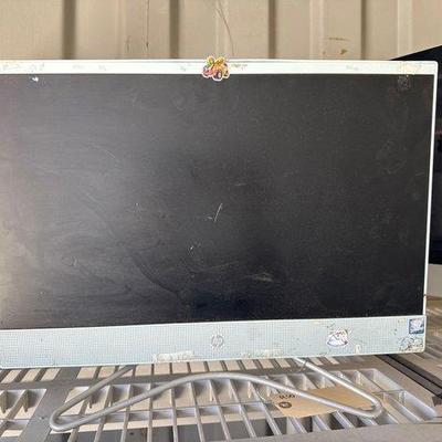 #8006 • HP 22 All-In-One Desktop Computer
