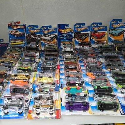 2452 • (98) hot wheel die cast cars