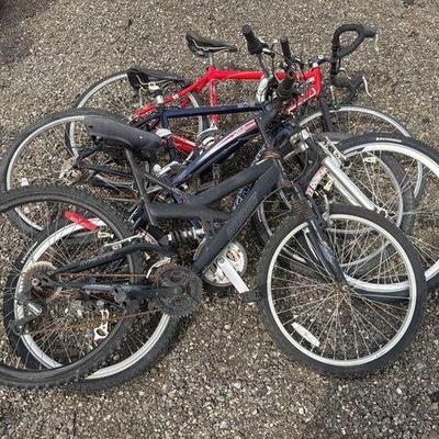 82006 • 4 bicycles