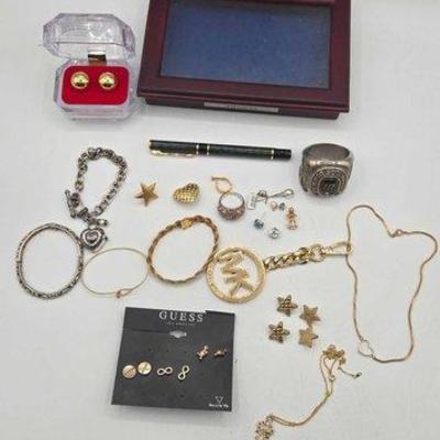 1002 • costume jewelry