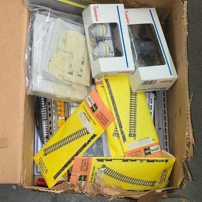 2400 • small box of n scale trains, tracks & accessories