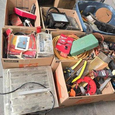 2672 • pallet of tools & more