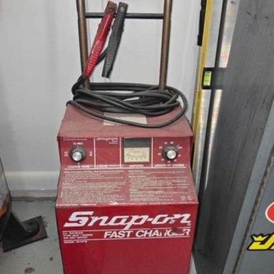 #1645 • Snap On Fast Charger
