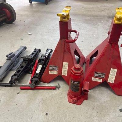 #1350 • 2 Snap On Jackstands
