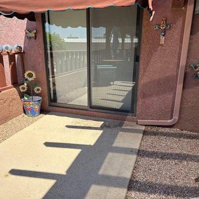 #8516 • Patio Decorations
