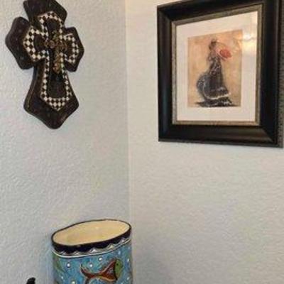 #7100 • Wall Decor, Ceramic Waste Bin & More
