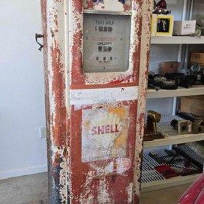 #1045 • Vintage Bennet Gas Pump
