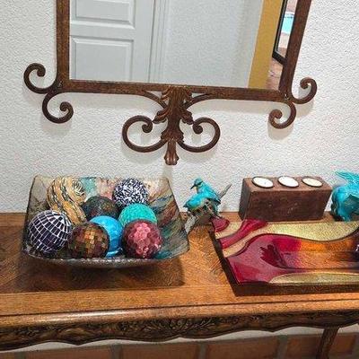 #6030 • (7) Pieces of Home Decor
