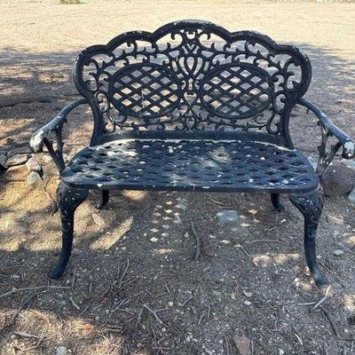 #8524 • Metal Bench

