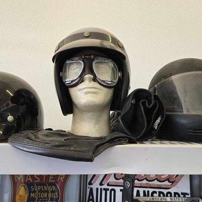 #1140 • Helmets, Goggles & Gloves
