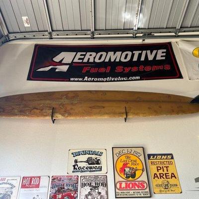 #2250 • Surf board **Signs not included**
