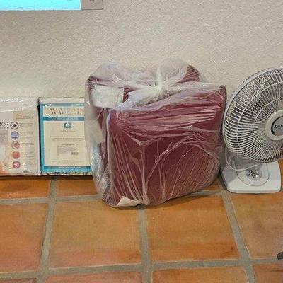 #7515 • Window Panel, Small Fan & More
