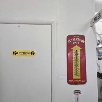 #1485 • (4) Metal Signs
