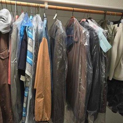 #7700 • Approx (40) Mens Clothing
