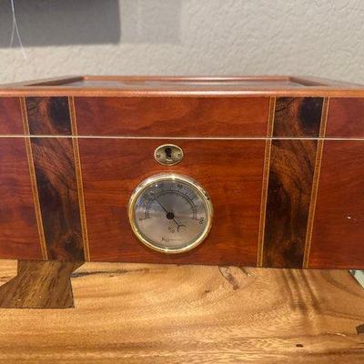 #7008 • 12 Cigars with Humidor
