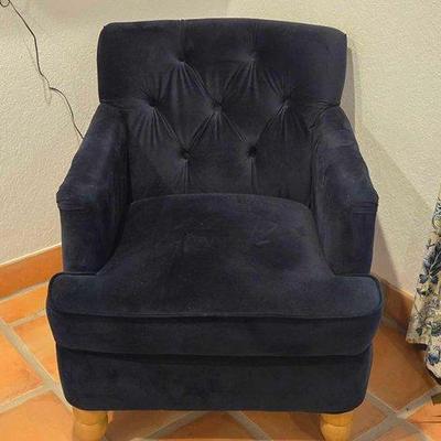 #7510 • Black Accent Chair
