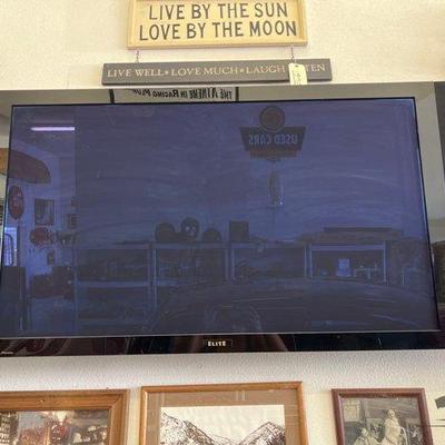 #1880 • Pioneer Elite T.V and wall mount
